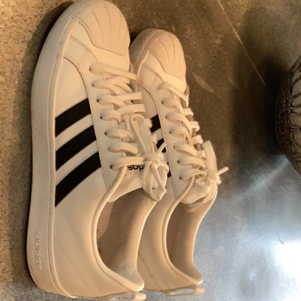 Adidas cloud foam comfort men’s sneakers
